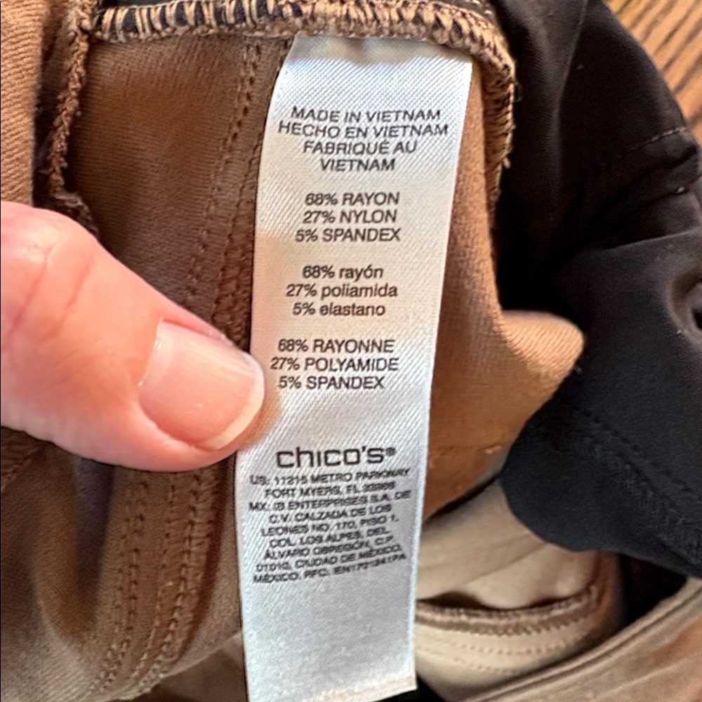 Chico’s sz 1.5 (10) light brown elastic waist pull on ankle pants - Picture 6 of 7